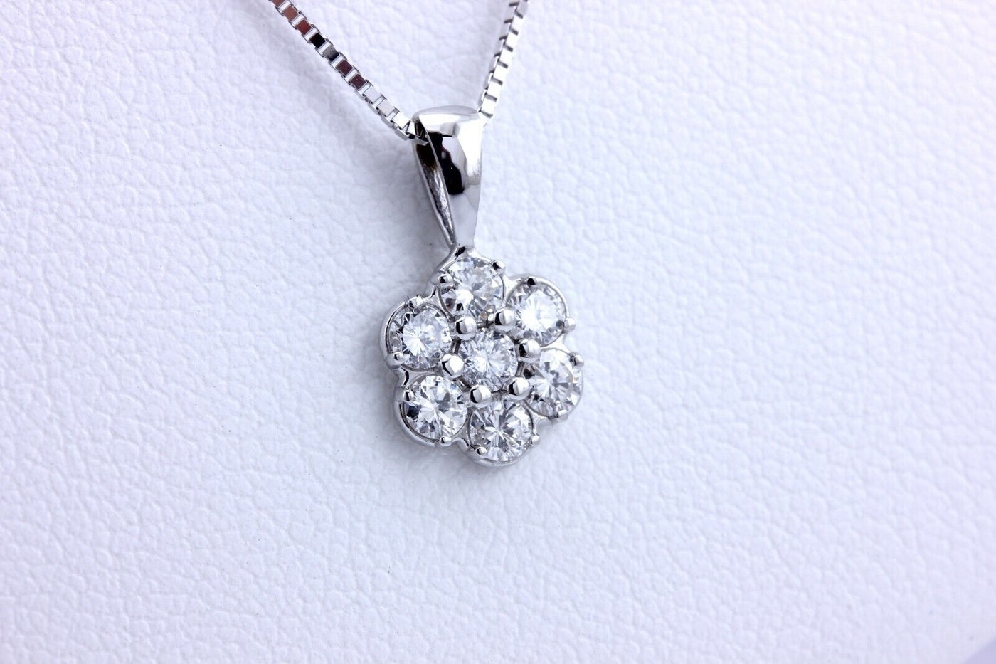 14k white gold 0.57ctw round brilliant diamond rosette pendant 0.6g new 0.5 inch