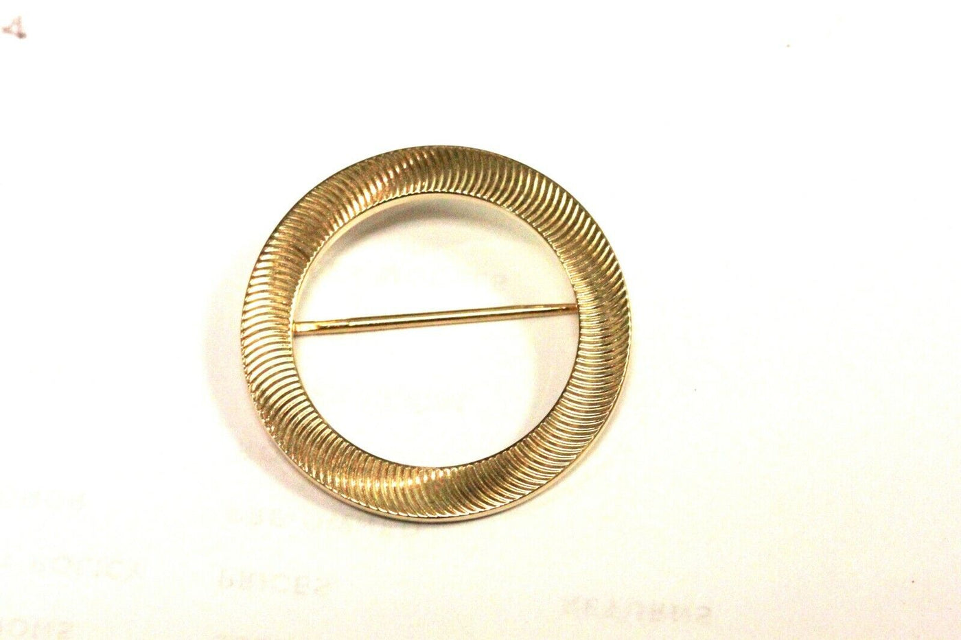 14k yellow gold engraved swirl circle pin brooch estate 1.25 inch 4.71g vintage