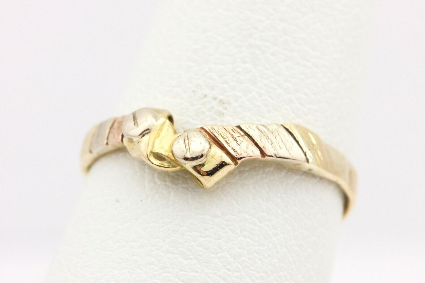 18k gold tritone chevron band ring size 4.75 1.38g estate vintage