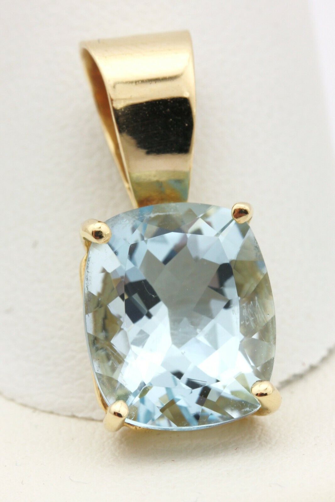 14k yellow gold 12x10mm 5ct aquamarine cushion pendant 22mm 2.68g estate vintage